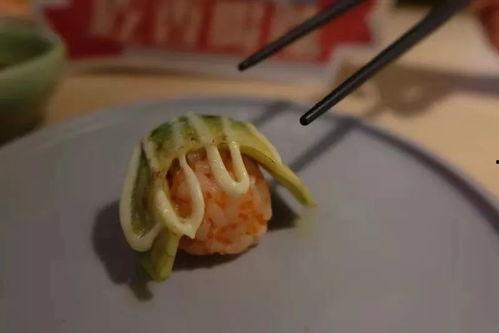 水利电力南宁吃瓜,夏日炎炎，吃瓜解暑乐享清凉时光